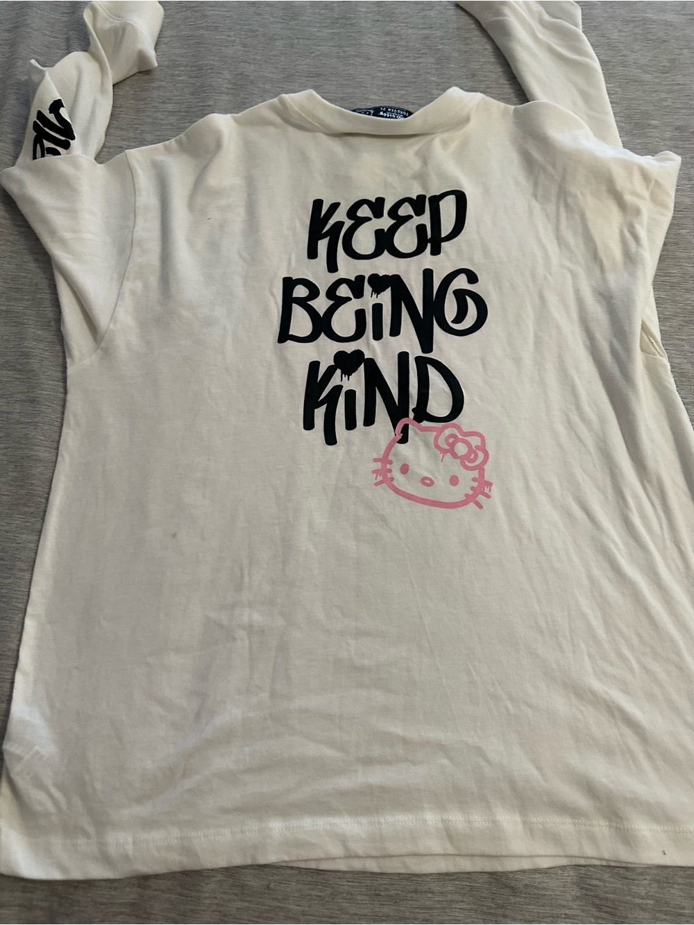 Hello Kitty tee - Picture 2 of 5